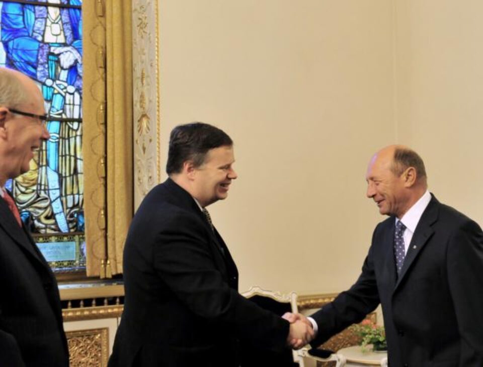 Franks: Am convenit să se facă o majorare limitată a salariilor din sectorul public și al pensiilor. Foto: MEDIAFAX
