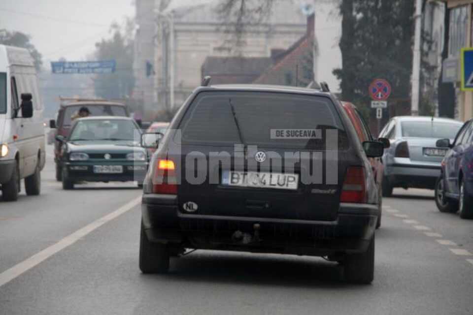 Cu această mașină hingherii caută autoturisme pe care să le ridică, autoutitara fiind parcată câteva străzi mai încolo și pregatită să vină imediat la fața locului