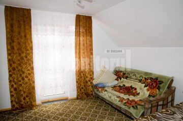 Un sobor de preoți a sfințit sâmbătă locuința în care s-a mutat familia Nicoară, împreună cu cei patru copii