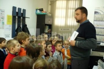 Copiii de la Grădinița Obcini, în vizită la Tipografia Lidana