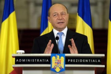 Băsescu a promulgat, ieri, Legea privind interzicerea activității de cămătărie. Foto: Sorin LUPȘA