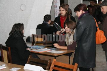 La târgul de locuri de muncă de ieri au participat în jur de 300 de persoane