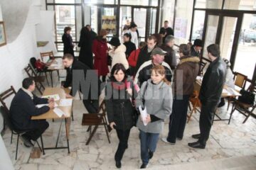 La târgul de locuri de muncă de ieri au participat în jur de 300 de persoane