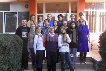 Elevii și profesorii implicați în proiect