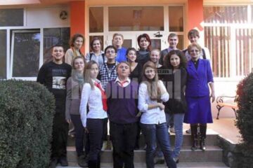 Elevii și profesorii implicați în proiect