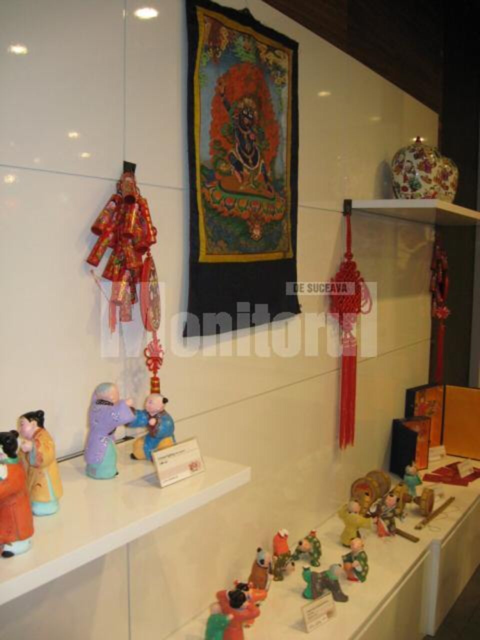 Exponate prezentate în expoziția “Festivaluri și Tradiții Chinezești”