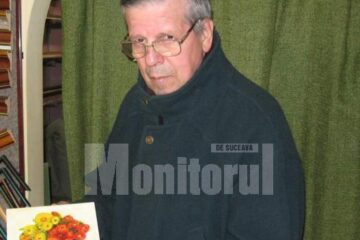 Inginerul pensionar Ștefan Danilevici, cu una dintre lucrările sale