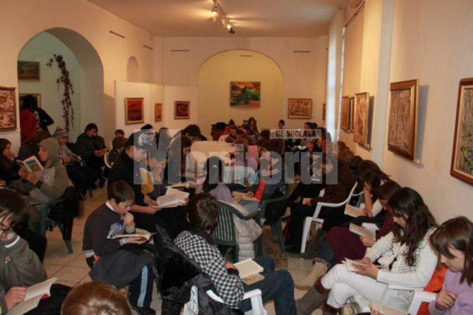 Lectură la Muzeul Obiceiurilor Populare din Bucovina