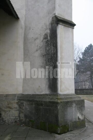 Câteva din mănăstirile UNESCO din județ sunt serios afectate