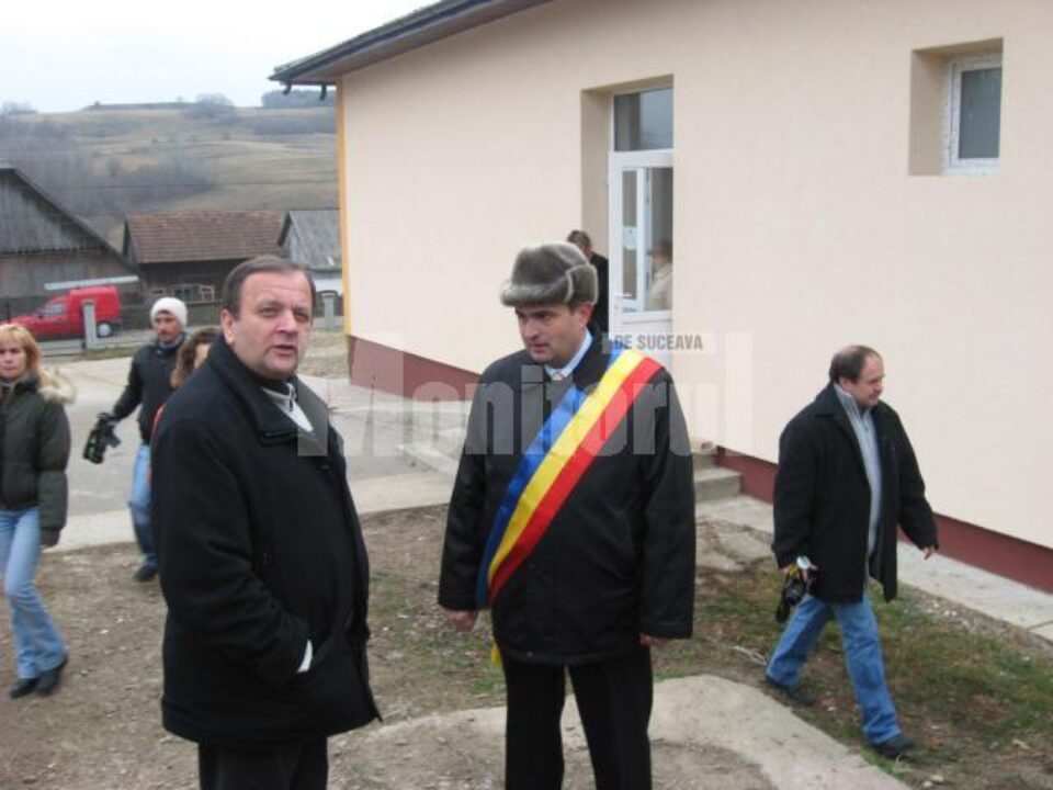 Flutur a vizitat scoala din Comănești modernizată cu fonduri de la Guvern