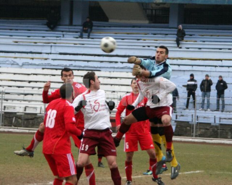 Rapid s-a chinuit cu o formație care nu are nici un obiectiv și care a fost îngenuncheată abia după eliminarea unui jucător