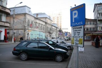 Afacerea parcărilor cu plată din Câmpulung a fost pusă la cale înaintea aducerii “hingherilor” de mașini