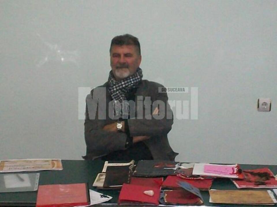 Graficianul Mihai Pînzaru PIM și cărțile de poezie ale elevilor