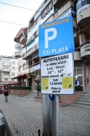 Afacerea parcărilor cu plată din Câmpulung a fost pusă la cale înaintea aducerii “hingherilor” de mașini