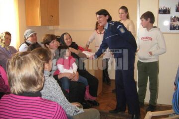 Discuții despre combaterea violenței împotriva femeii, la Șerbăuți