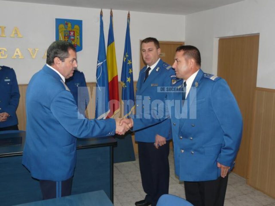 Generalul de brigadă Eugen Șalar, șeful Jandarmeriei Suceava și cei doi subalterni înaintați în grad înainte de termen Generalul de brigadă Eugen Șalar, șeful Jandarmeriei Suceava și cei doi subalterni înaintați în grad înainte de termen