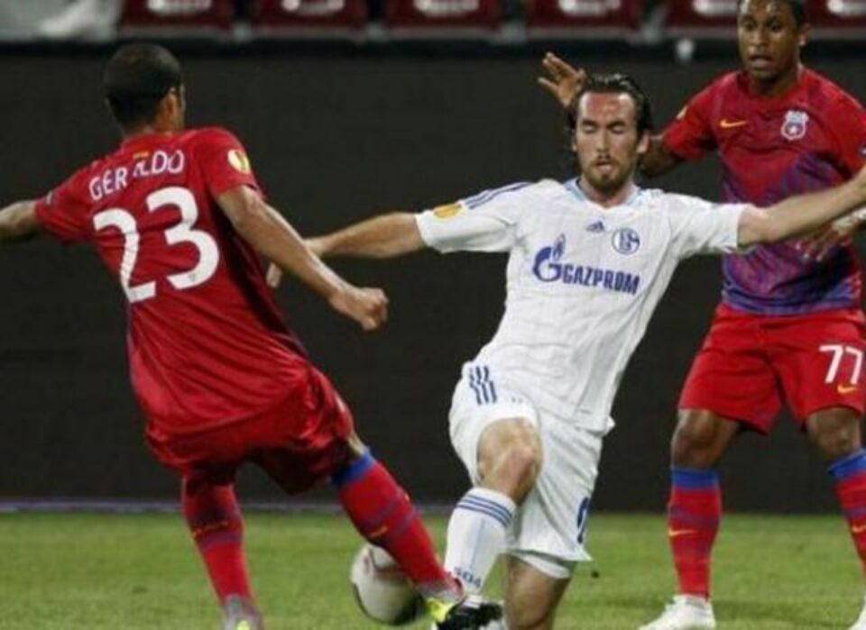 Steliștii trebuie să lase teama deoparte pentru a spera la un rezultat pozitiv în fața celor de la Schalke 04 Steliștii trebuie să lase teama deoparte pentru a spera la un rezultat pozitiv în fața celor de la Schalke 04