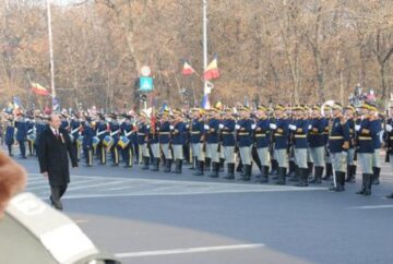 Parada militară de la Arcul de Triumf