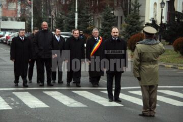 Oficialitățile, întâmpinate de comandantul Garnizoanei Suceava