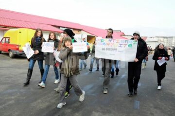 Majoritatea oamenilor au acceptat îmbrățișările gratuite cu căldură