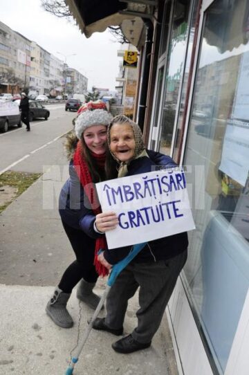 Majoritatea oamenilor au acceptat îmbrățișările gratuite cu căldură