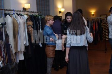 Câțiva dintre designerii participanți și ținutele expuse
