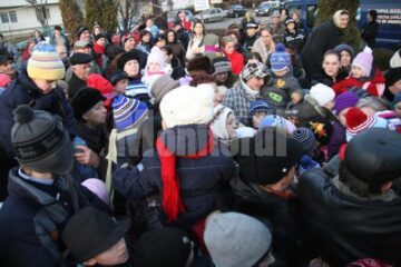 Puzderie de lume la inaugurarea Orășelului Copiilor