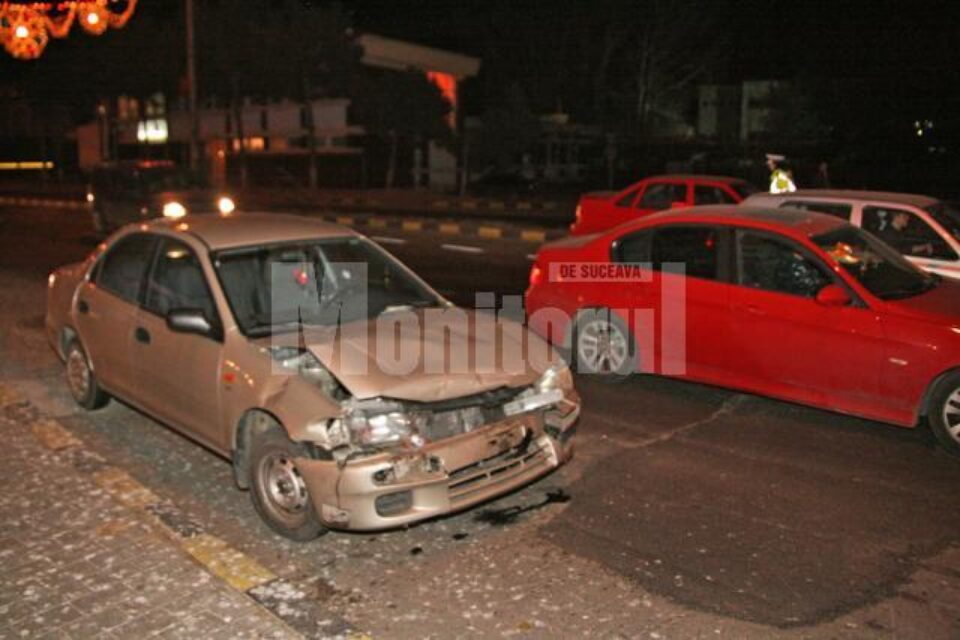 Doua dintre mașinile implicate în accident