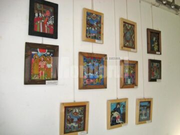 Expoziție de icoane pe sticlă