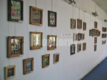Expoziție de icoane pe sticlă