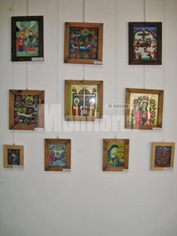 Expoziție de icoane pe sticlă