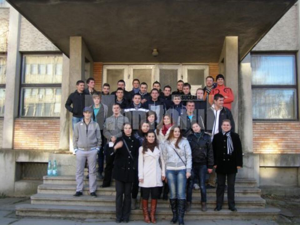 Tinerii PD-L din municipiul Suceava au donat sânge pentru a ajuta bătrânii din azilul de la Bogdănești Tinerii PD-L din municipiul Suceava au donat sânge pentru a ajuta bătrânii din azilul de la Bogdănești