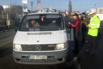 În loc de amenzi șoferii au primit pliante anti-corupție
