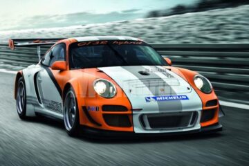 Porsche dezvoltă primele mașini sport cu motoare electrice