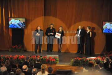 Consiliul Județean Suceava, prin președintele acestei instituții, Gheorghe Flutur, a primit „Trofeul pentru dezvoltarea infrastructurii și turismului”