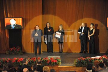 Consiliul Județean Suceava, prin președintele acestei instituții, Gheorghe Flutur, a primit „Trofeul pentru dezvoltarea infrastructurii și turismului”