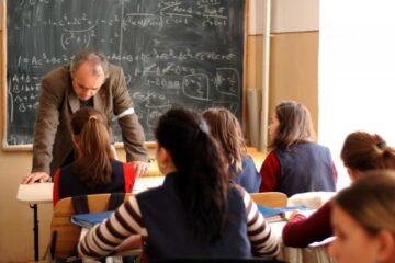 Sancționarea cadrelor didactice poate fi propusă în situația aplicării de tratamente umilitoare sau degradante. Foto: MEDIAFAX