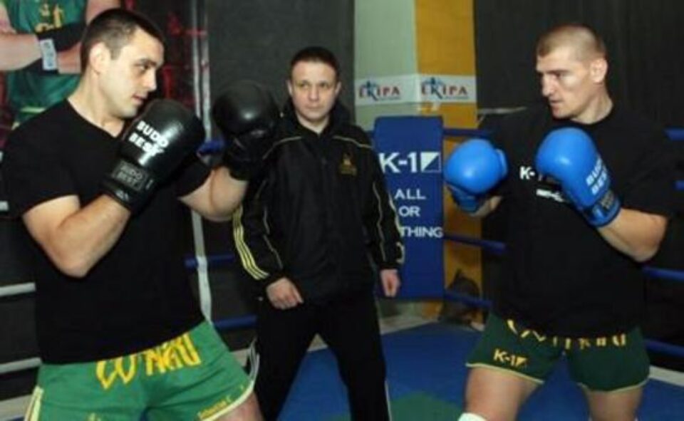 Ieșeanul Sebastian Ciobanu, Cătălin Moroșanu, și antrenorul lor, Mihai Constantin