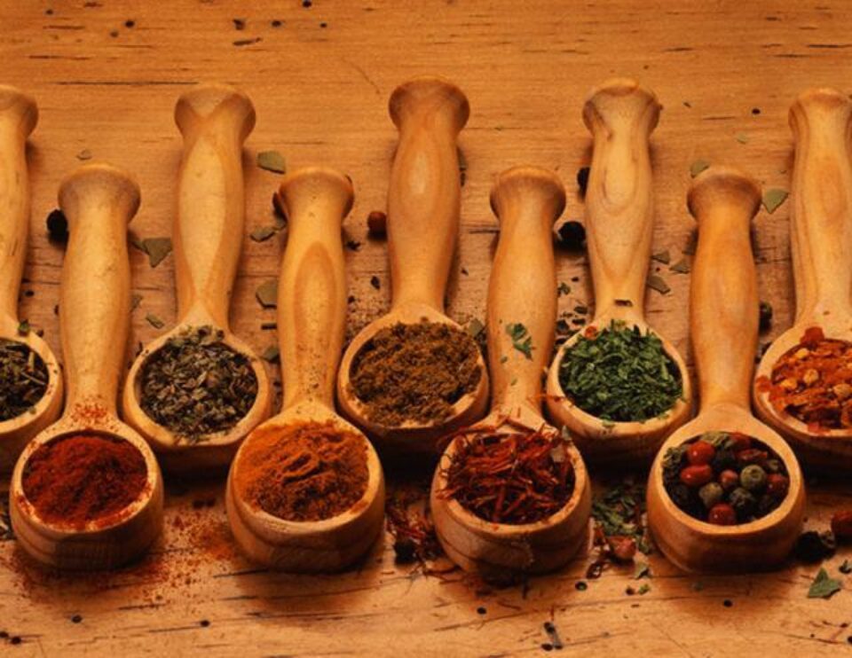 Legumele pot avea arome inedite, dacă sunt combinate cu un condiment potrivit. Foto: ZEFA Legumele pot avea arome inedite, dacă sunt combinate cu un condiment potrivit. Foto: ZEFA