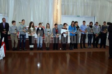 Sportivii cu rezultate la competițiile internaționale au fost premiați de IȘJ