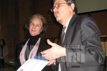 Sofia Vicoveanca, Omul Anului 2010, și Mugur Andronic, președintele Societății Culturale Ștefan cel Mare - Bucovina