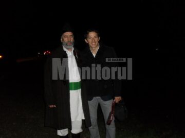 George Ogăraru împreună cu coriștii din Râșca