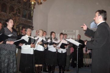 Prin forma sa simplă și prin mesajul pe care-l exprimă, colindul românesc este glasul sfânt al Sfintei Evanghelii și al Bisericii