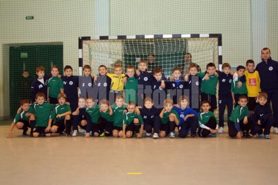 Grupele de copii 2002 și 2003 ale echipei Sporting au făcut o bună impresie la ediția din acest an a Cupei Moș Crăciun Grupele de copii 2002 și 2003 ale echipei Sporting au făcut o bună impresie la ediția din acest an a Cupei Moș Crăciun