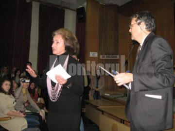 Sofia Vicoveanca mulțumind pentru acordarea Premiului Omul Anului 2010
