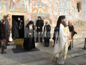 Slujbă arhierească, duminică, la Mănăstirea Voroneț, în ziua Sfântului Daniil Sihastrul