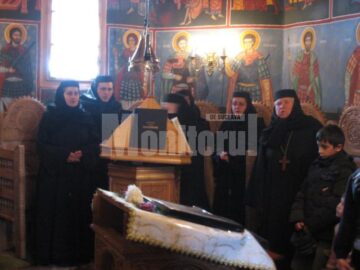 Slujbă arhierească, duminică, la Mănăstirea Voroneț, în ziua Sfântului Daniil Sihastrul