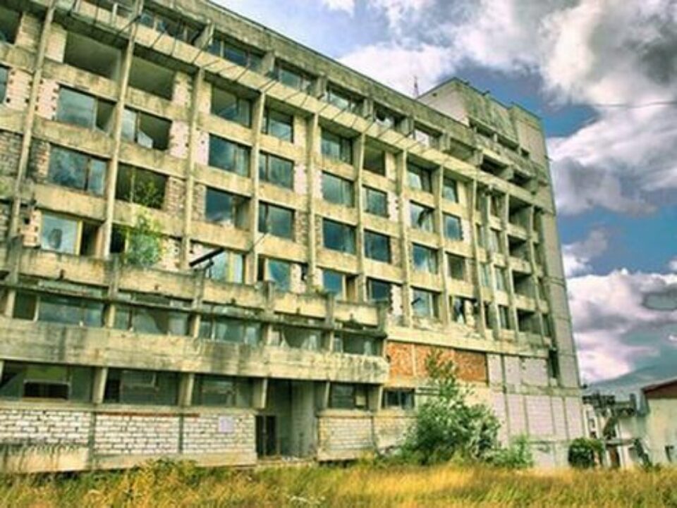 Udrea vrea să naționalizeze hotelurile din stațiunea Vidra