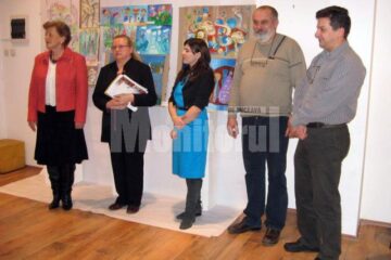 Organizatorii la începutul festivității de premiere