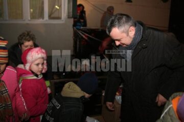Flutur, Lungu și Bălan l-au ajutat pe Moș Crăciun să vină cu daruri la copiii din Burdujeni